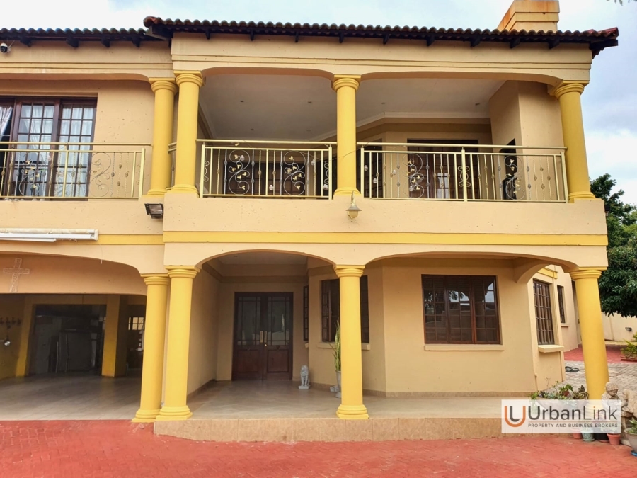 6 Bedroom Property for Sale in Safari Gardens North West